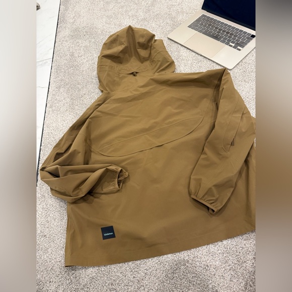Lululemon Waterproof Hiking Poncho Size 2 (Oversized) NWOT - Picture 4 of 6